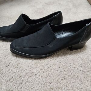 Rangoni Firenze Women's Size 7 AA Black Low Block Heels Pump Square Toe Shoes